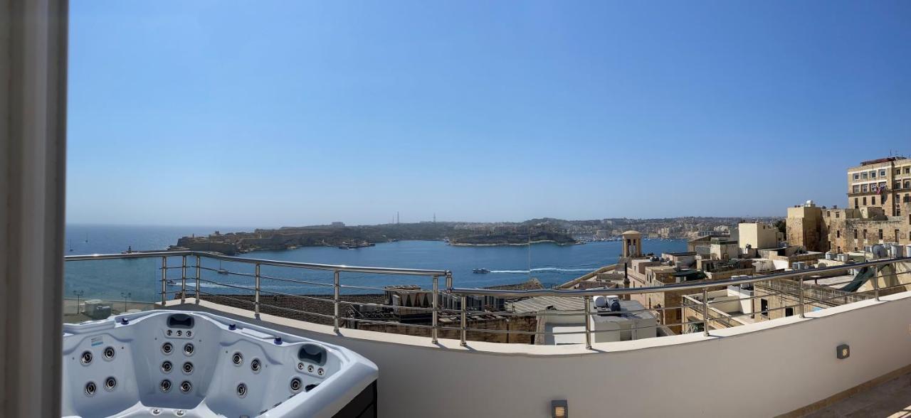 Valletta Luxury 4-Bedroom Duplex With Stunning Sea Views Private Terrace And Jacuzzi Buitenkant foto