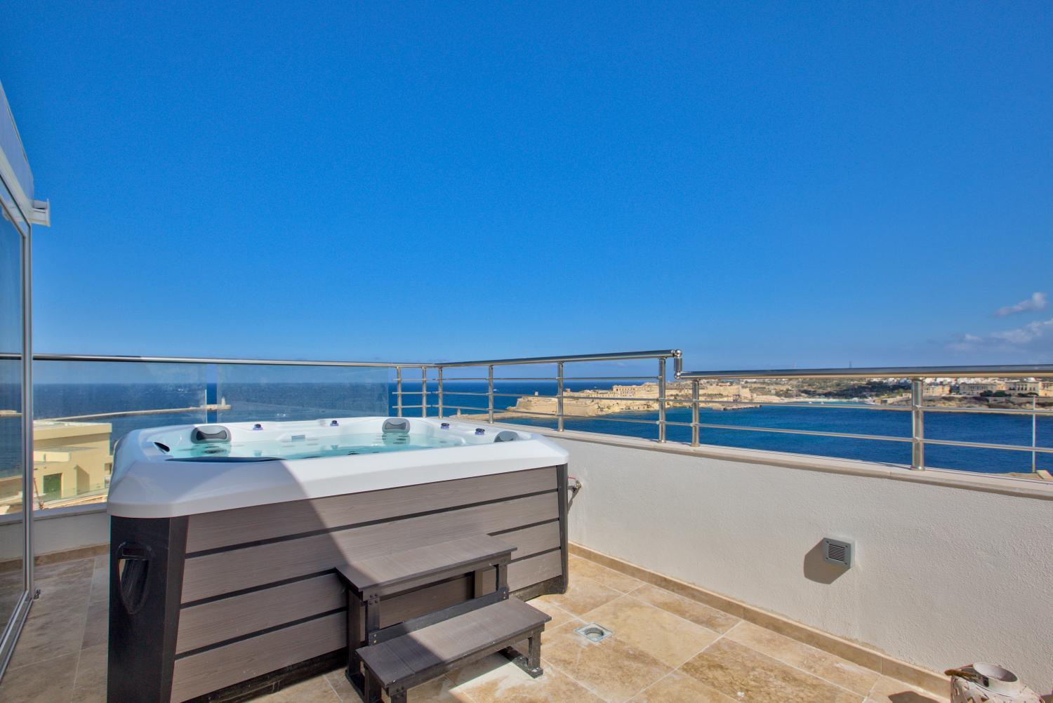 Valletta Luxury 4-Bedroom Duplex With Stunning Sea Views Private Terrace And Jacuzzi Buitenkant foto