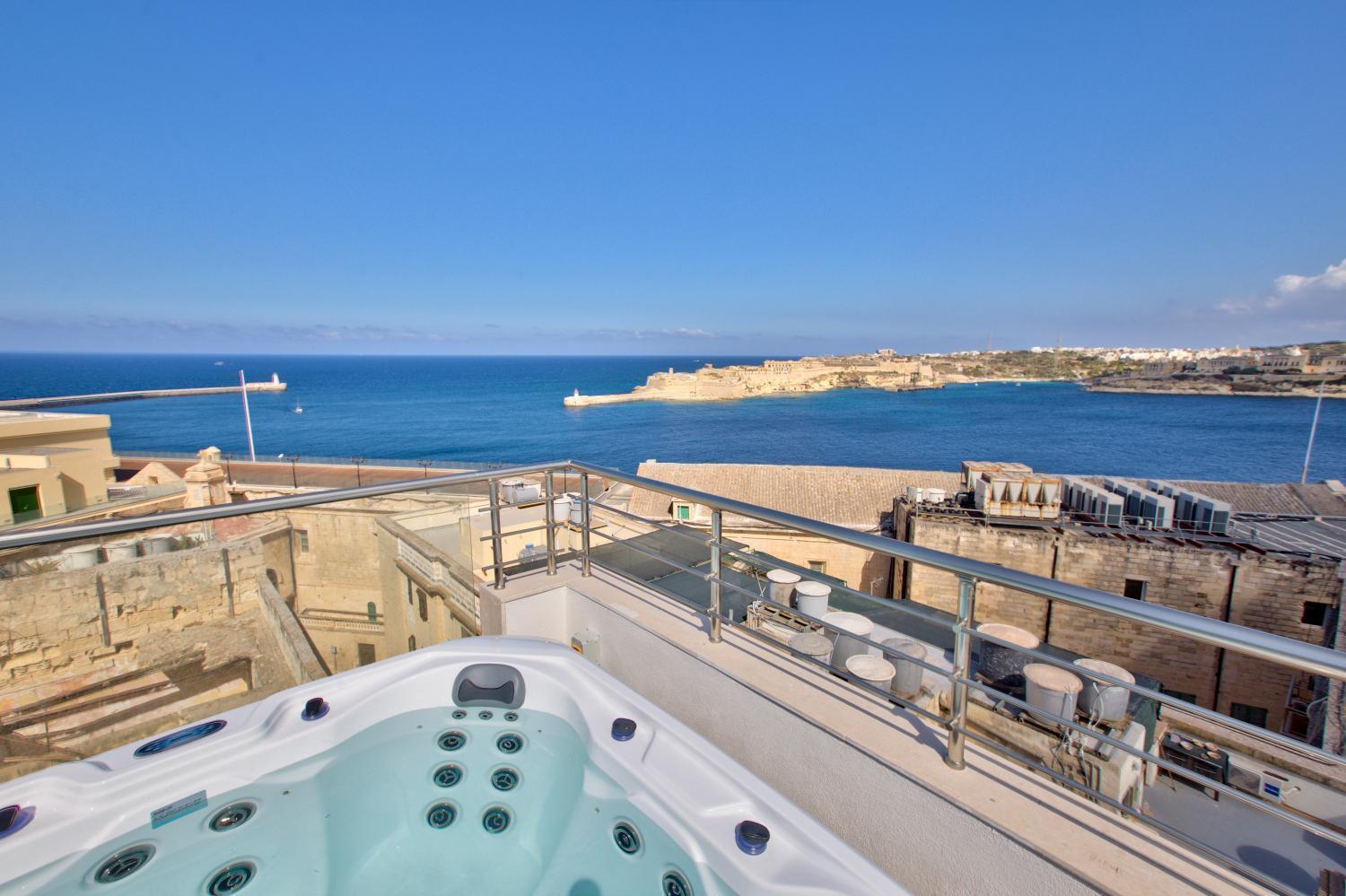 Valletta Luxury 4-Bedroom Duplex With Stunning Sea Views Private Terrace And Jacuzzi Buitenkant foto